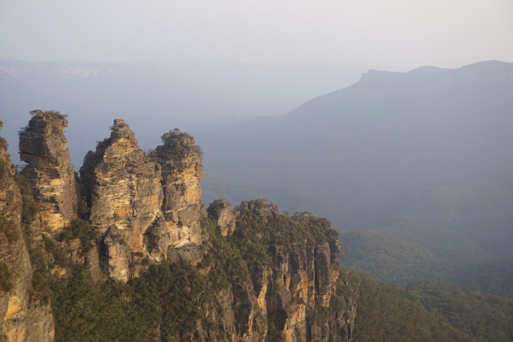 Here you should see Three Sisters of the Blue Mountains